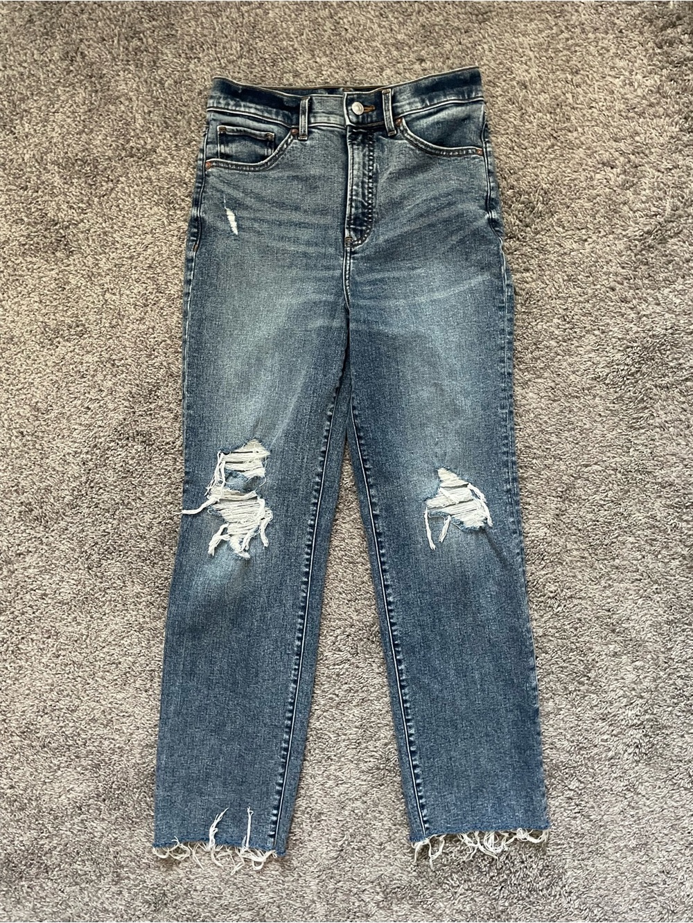 Express Distressed straight leg high waisted Jeans in Medium Blue